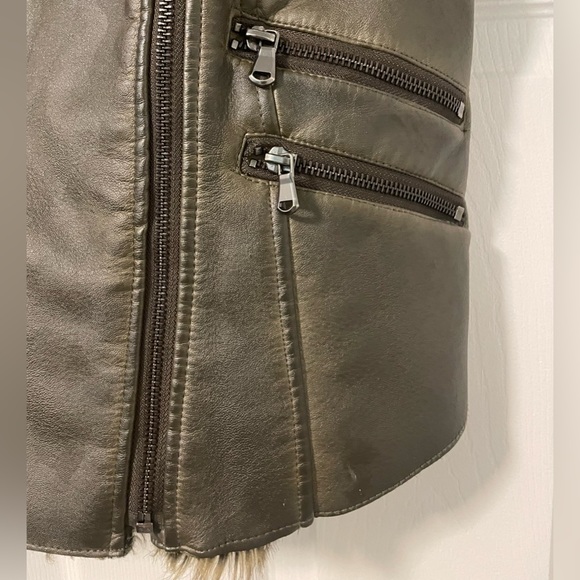leather/ faux fur vest - Picture 5 of 12
